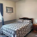 Apartamento Na Quadra Da Praia.