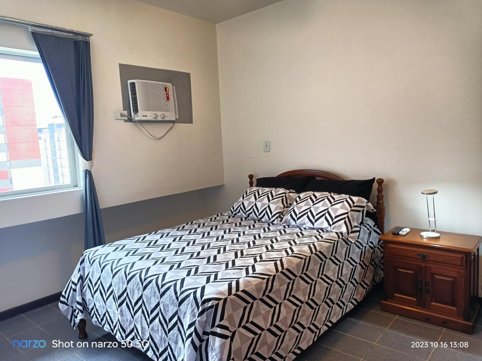Apartamento Na Quadra Da Praia.